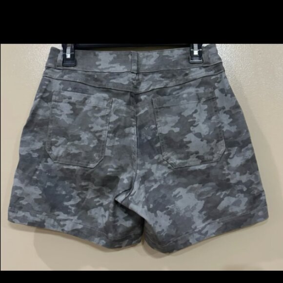 Spanx Stretch Twill Shorts - Picture 5 of 6